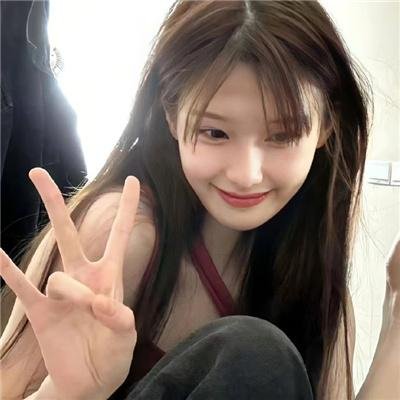 红衣小女孩 封面